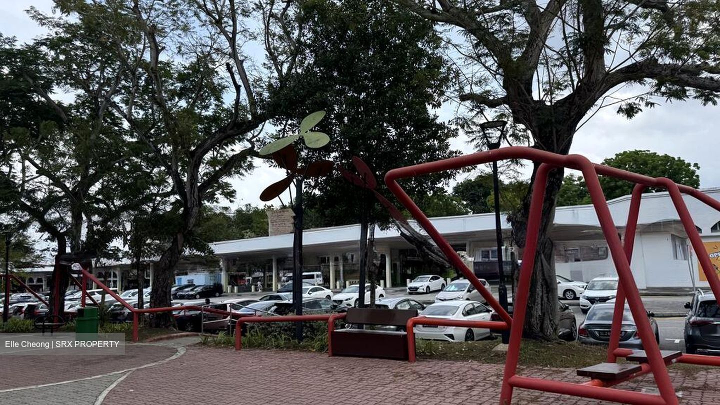 Hougang Street 21 (D19), Shop House #519695271